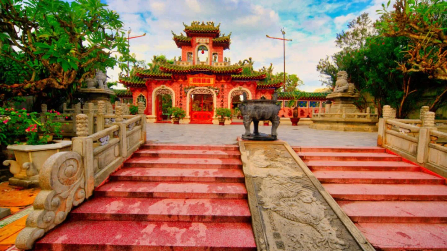 DAY 6: DANANG – COCONUT FOREST BY BASKET BOAT – HOI AN CITY WITH A LANTERN BOAT RIDE (SIC TOUR)