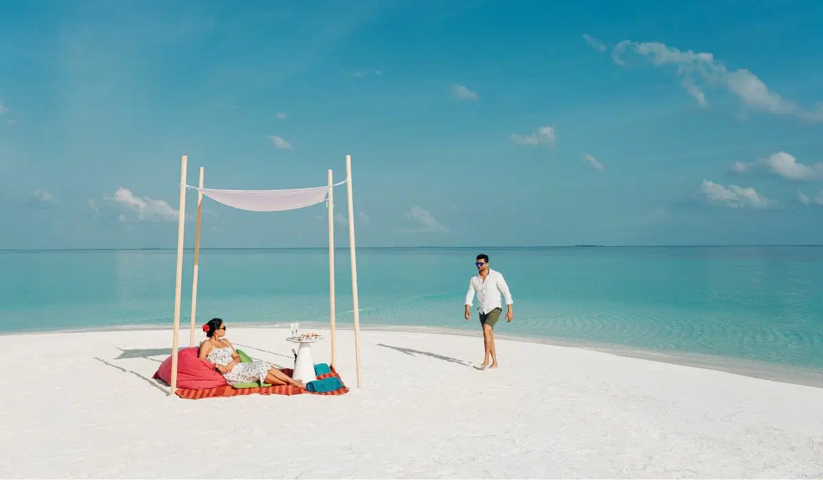 Day 6: Private Sandbank Picnic